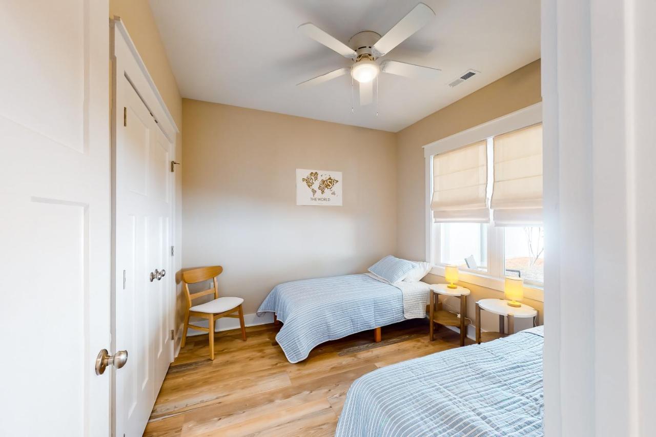 Pawsitive Island Escape Villa Oak Island Luaran gambar